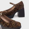 Czółenka damskie z paskiem Wonders H-4940 ZEBRA TABAC