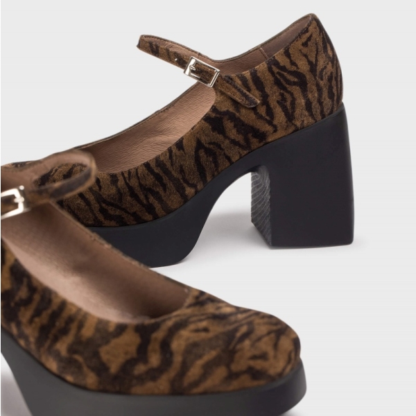 Czółenka damskie z paskiem Wonders H-4940 ZEBRA TABAC