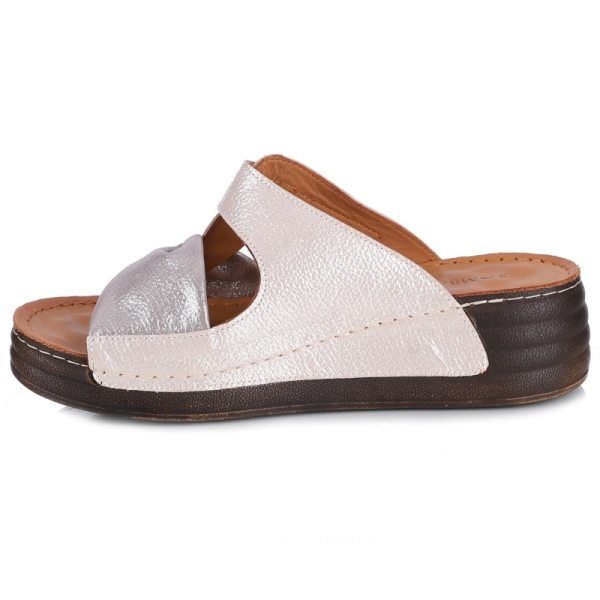 Klapki damskie Bombonella 8T P064 214 43-47